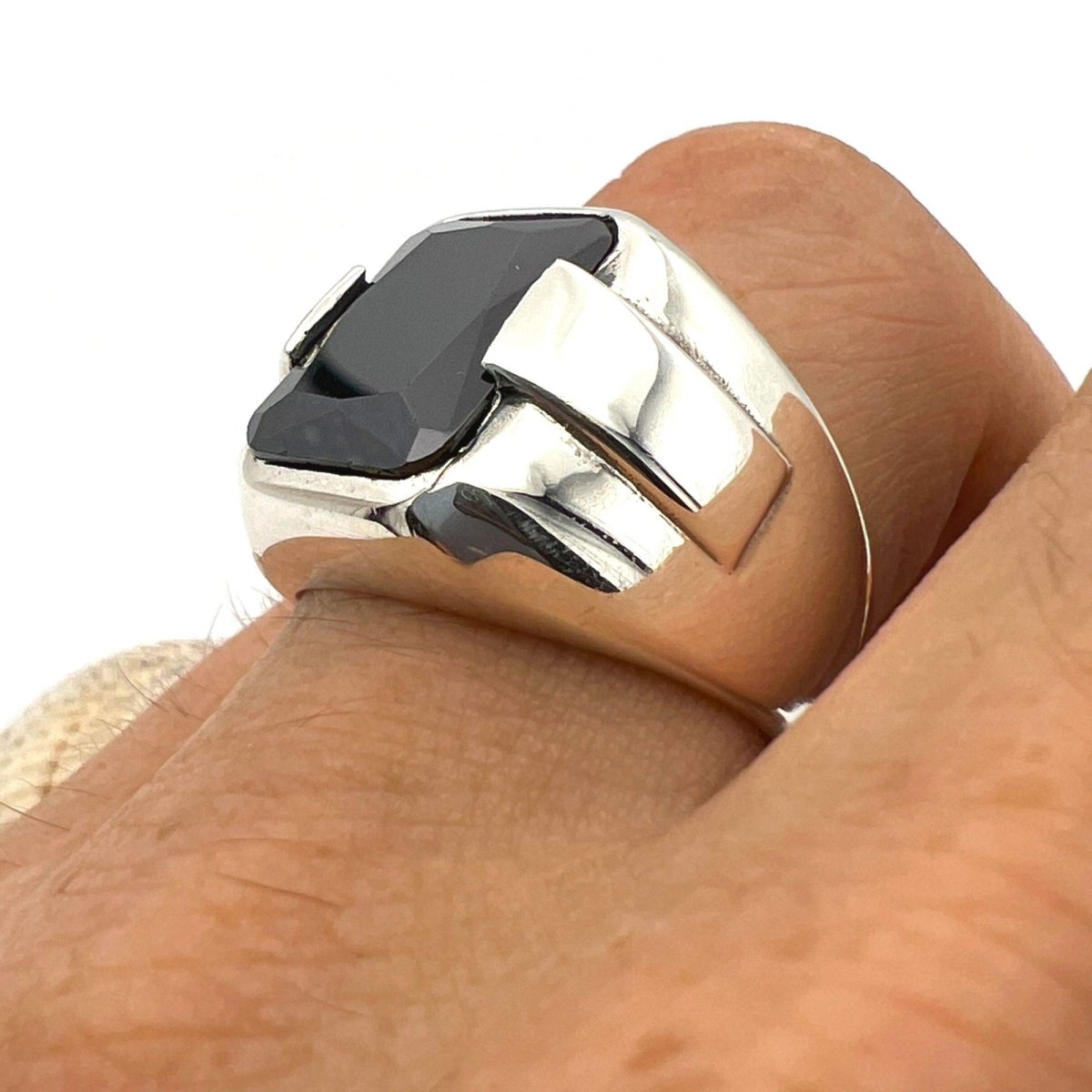 Black Onyx Men's Silver Ring - TryAladdin