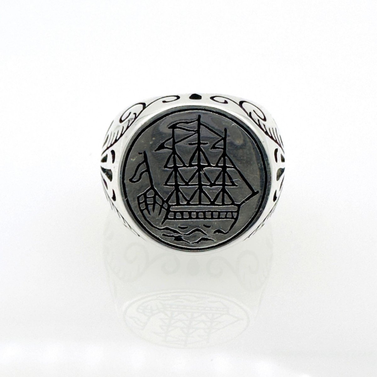 Captivating Men's Ship Design Silver Ring - TryAladdin