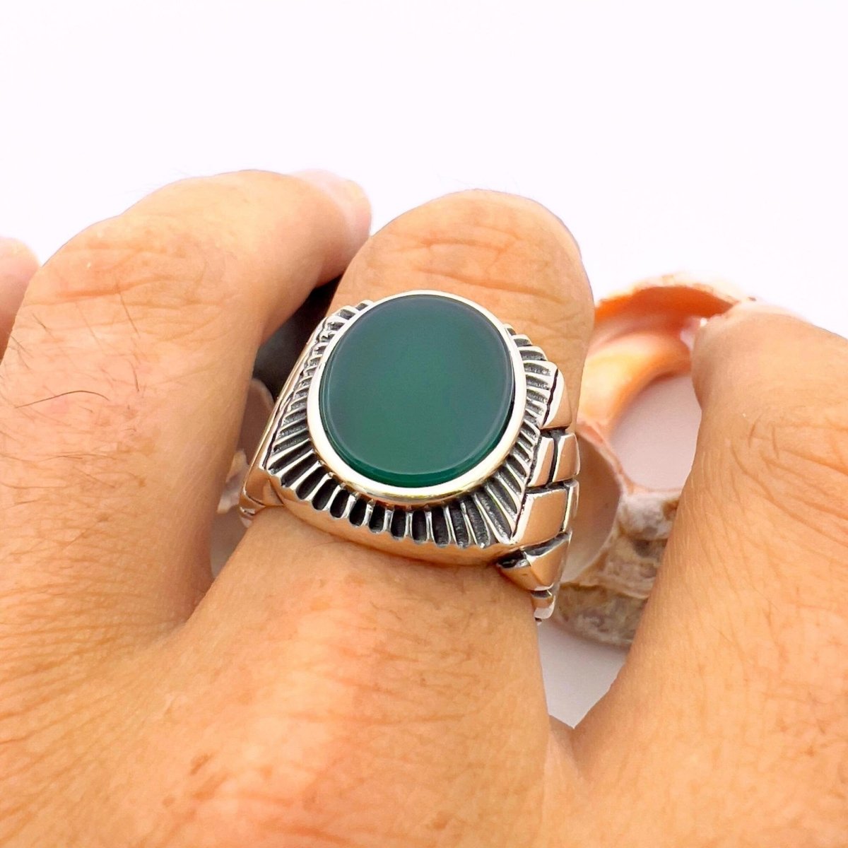 Green Oval Agate Stone Men's Silver Ring - TryAladdin