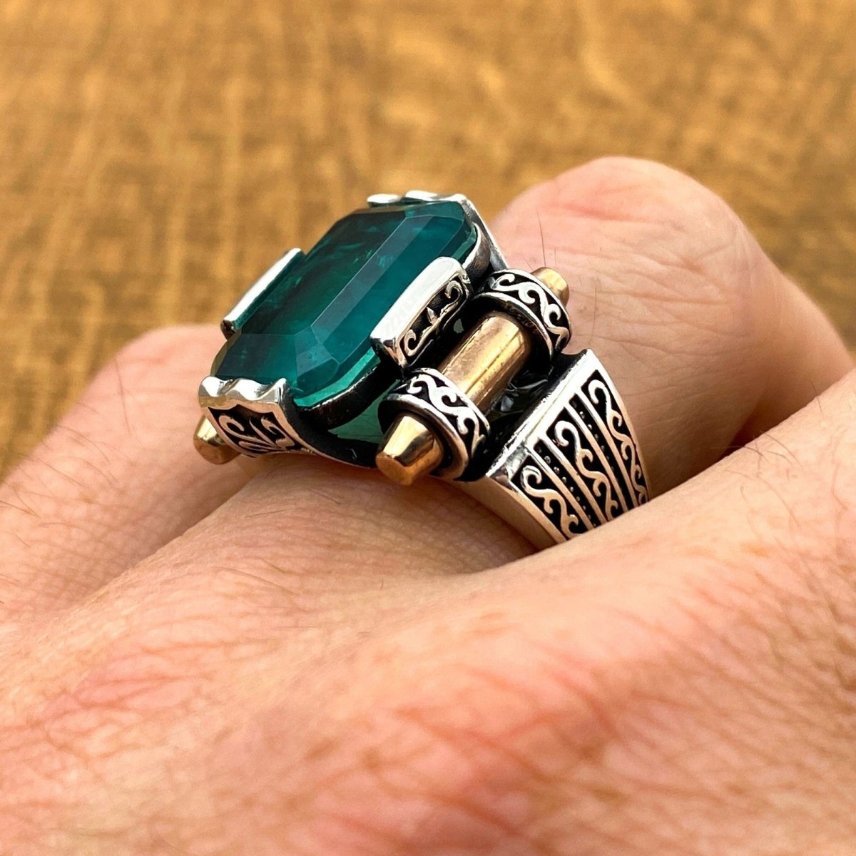 Green Tourmaline Stone Silver Men's Ring - TryAladdin