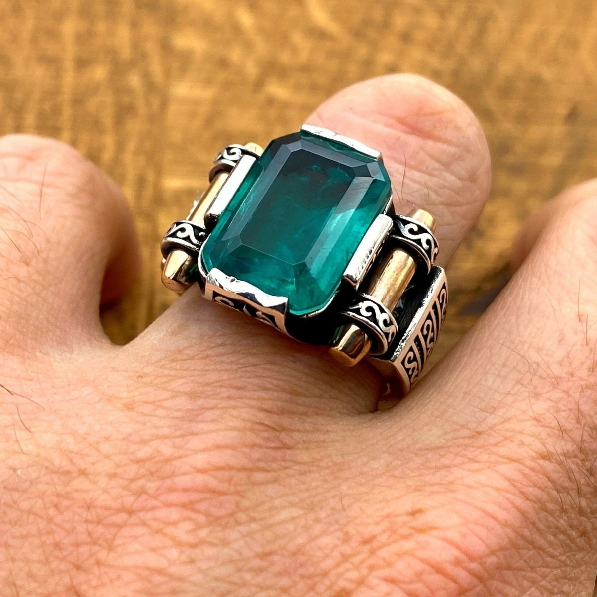 Green Tourmaline Stone Silver Men's Ring - TryAladdin