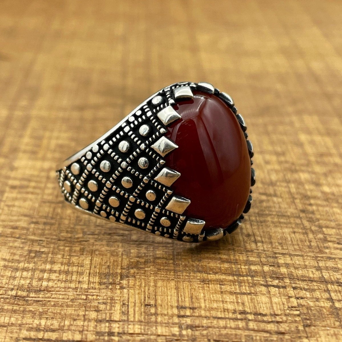 Handmade Silver Men's Oval Red Agate Ring - TryAladdin