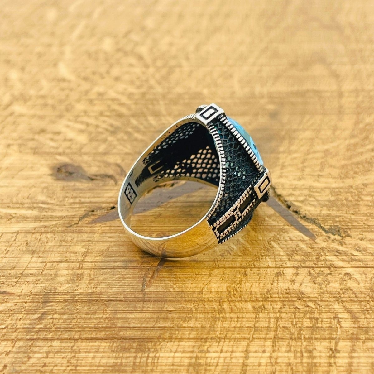 Men's Aquamarine Compass Ring - TryAladdin