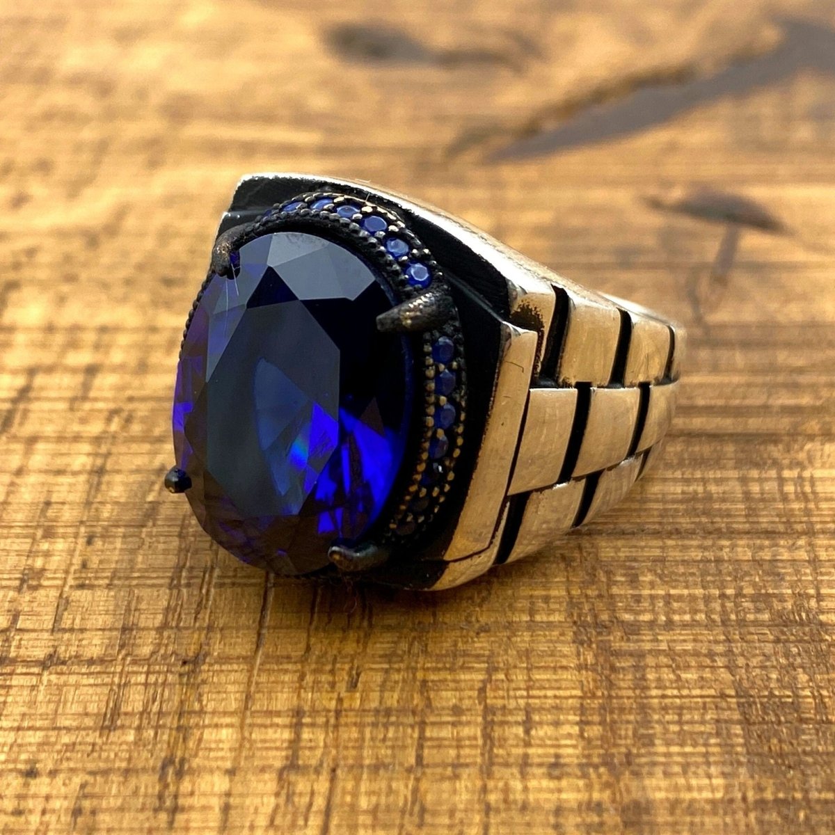 Men's Blue Oval Sapphire Stone Silver Ring - TryAladdin