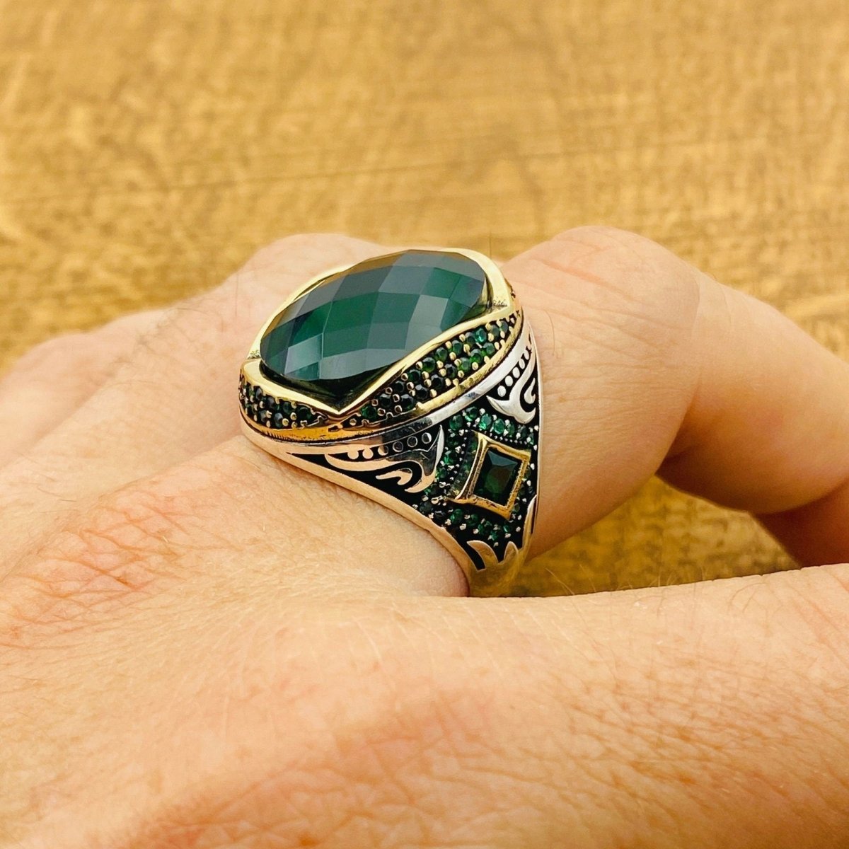 Men's Green Emerald Silver Ring - TryAladdin