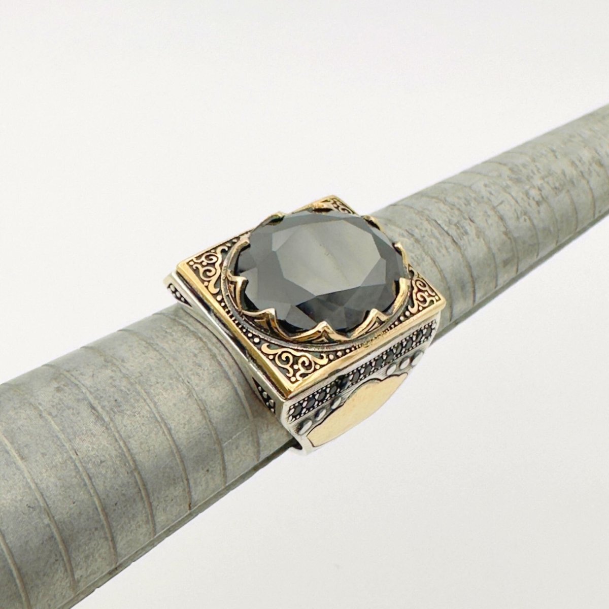 Men's Oval Onyx Silver Ring - TryAladdin