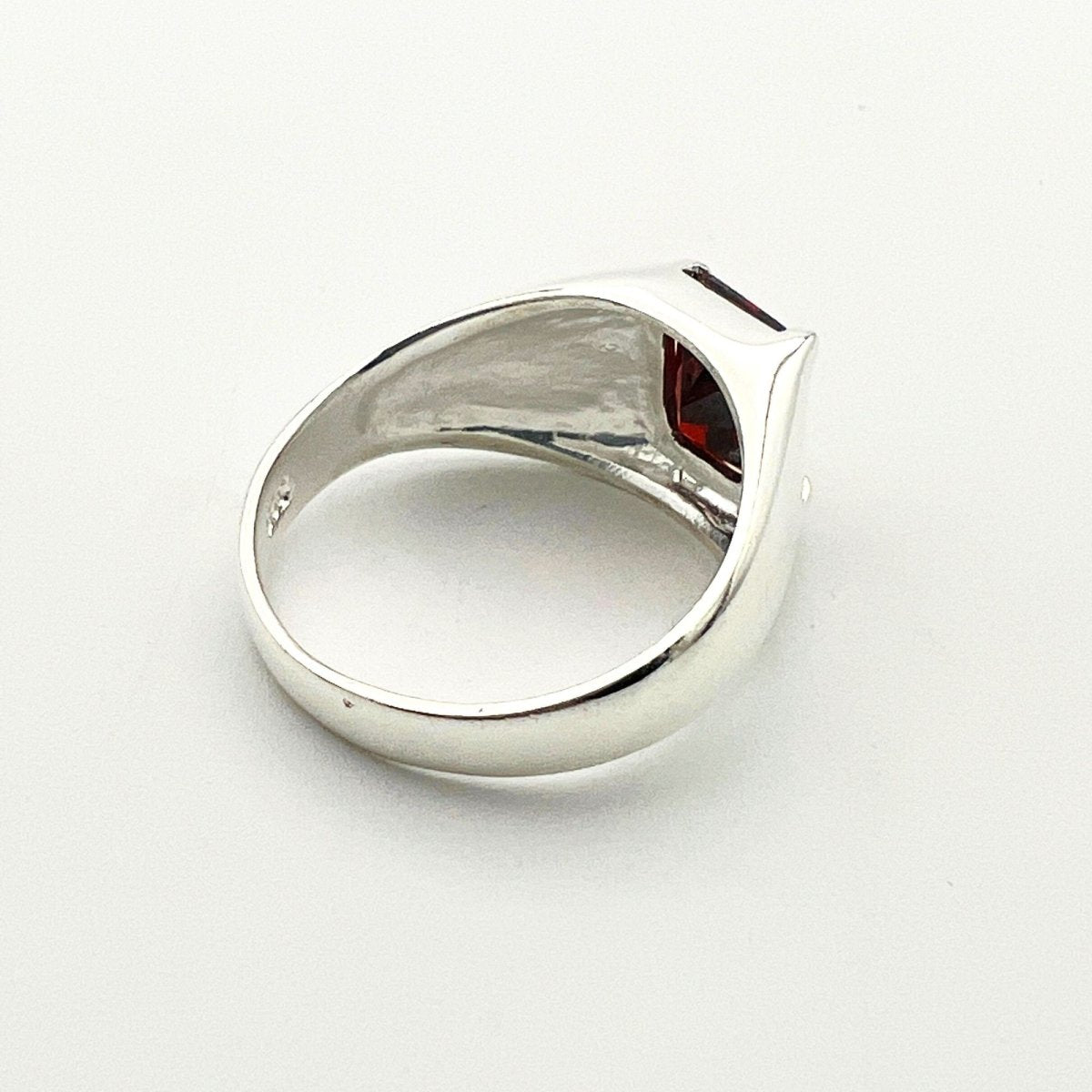 Modern Minimalist Men's Ruby Ring - TryAladdin