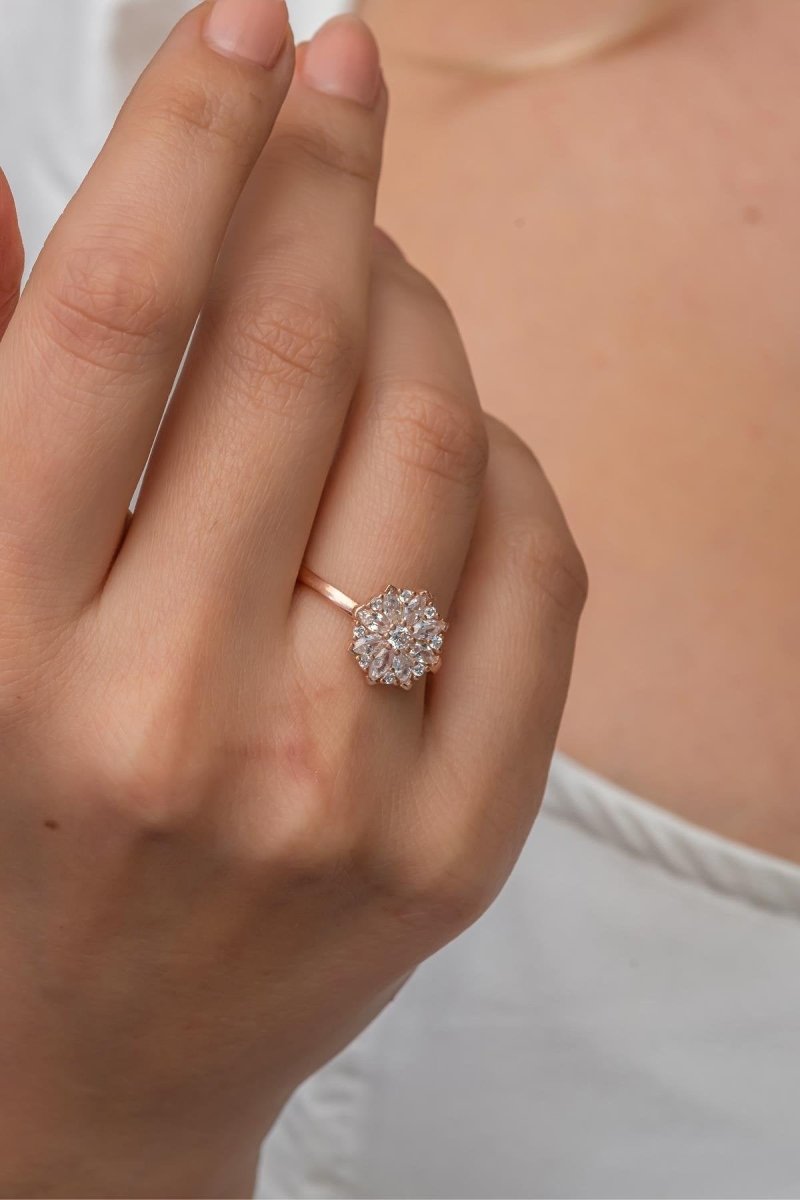 Nereze | White Zircon Stone Flower Adjustable Size Ring - TryAladdin