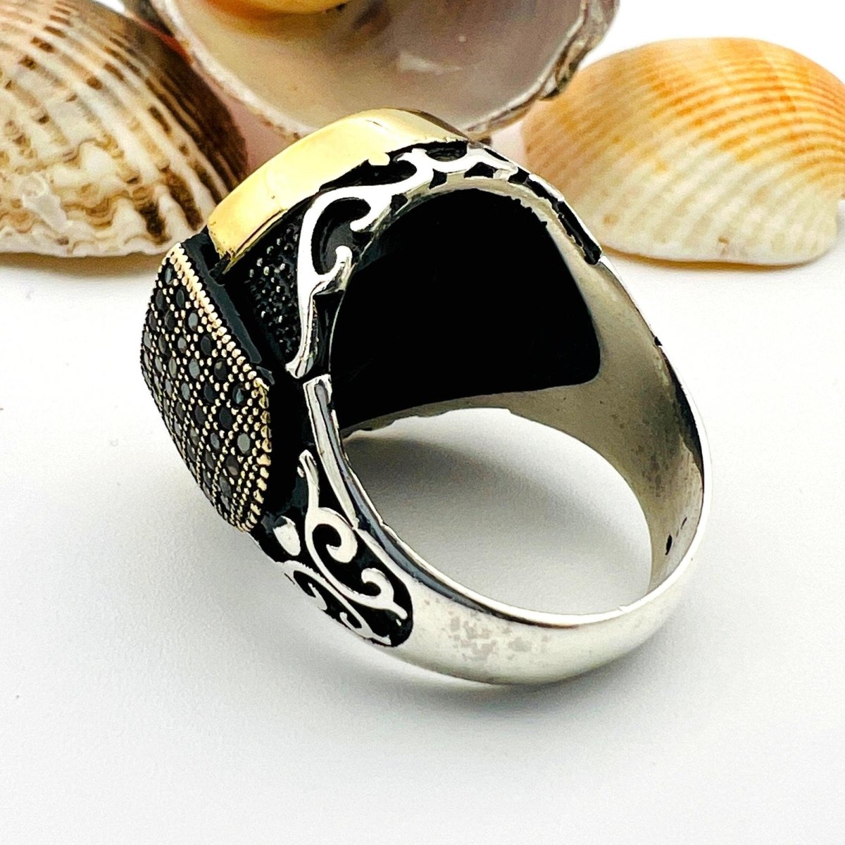 Onyx Men's Silver Ring - TryAladdin