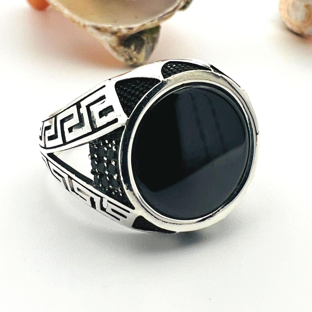 Onyx Men's Silver Ring - TryAladdin