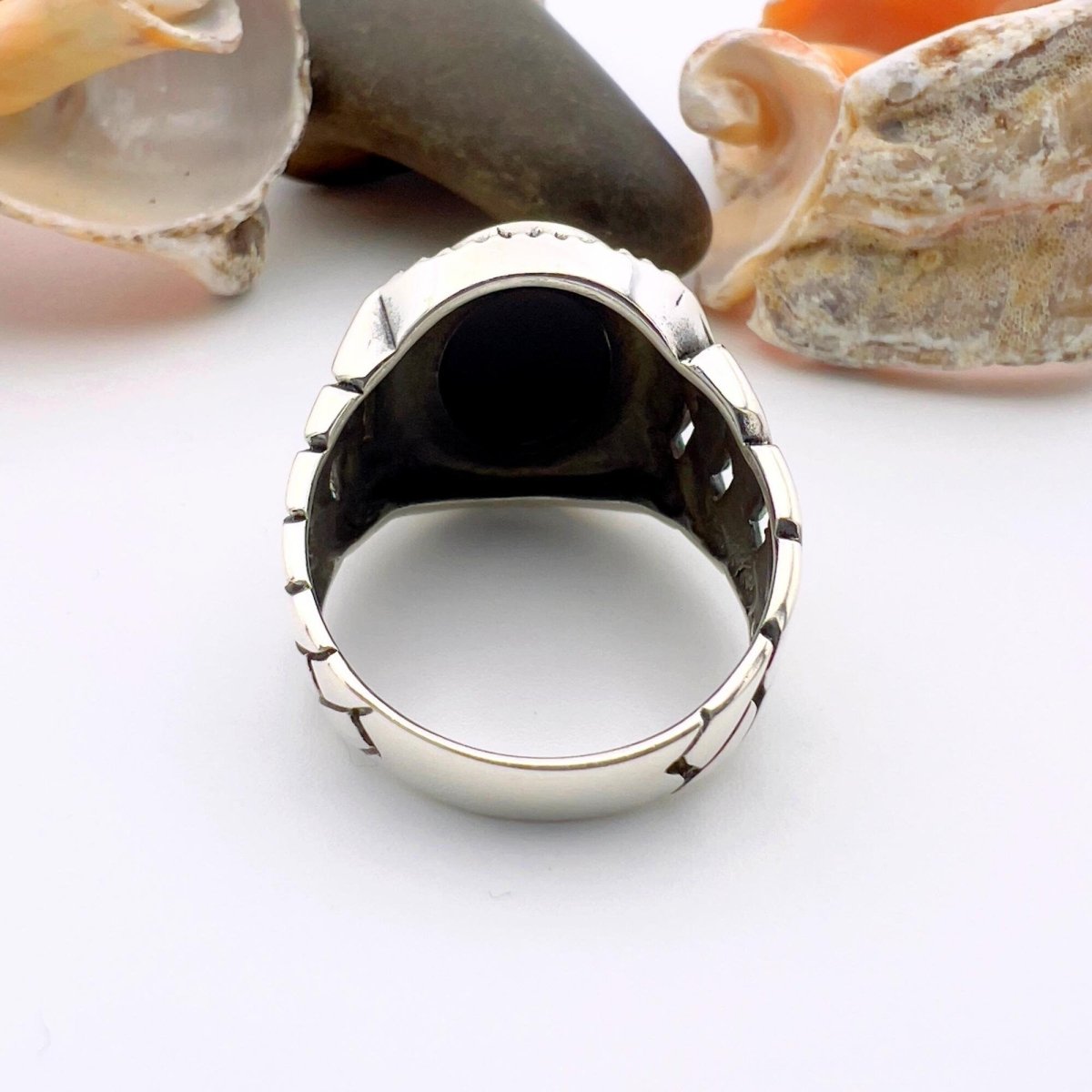 Onyx Men's Silver Ring - TryAladdin