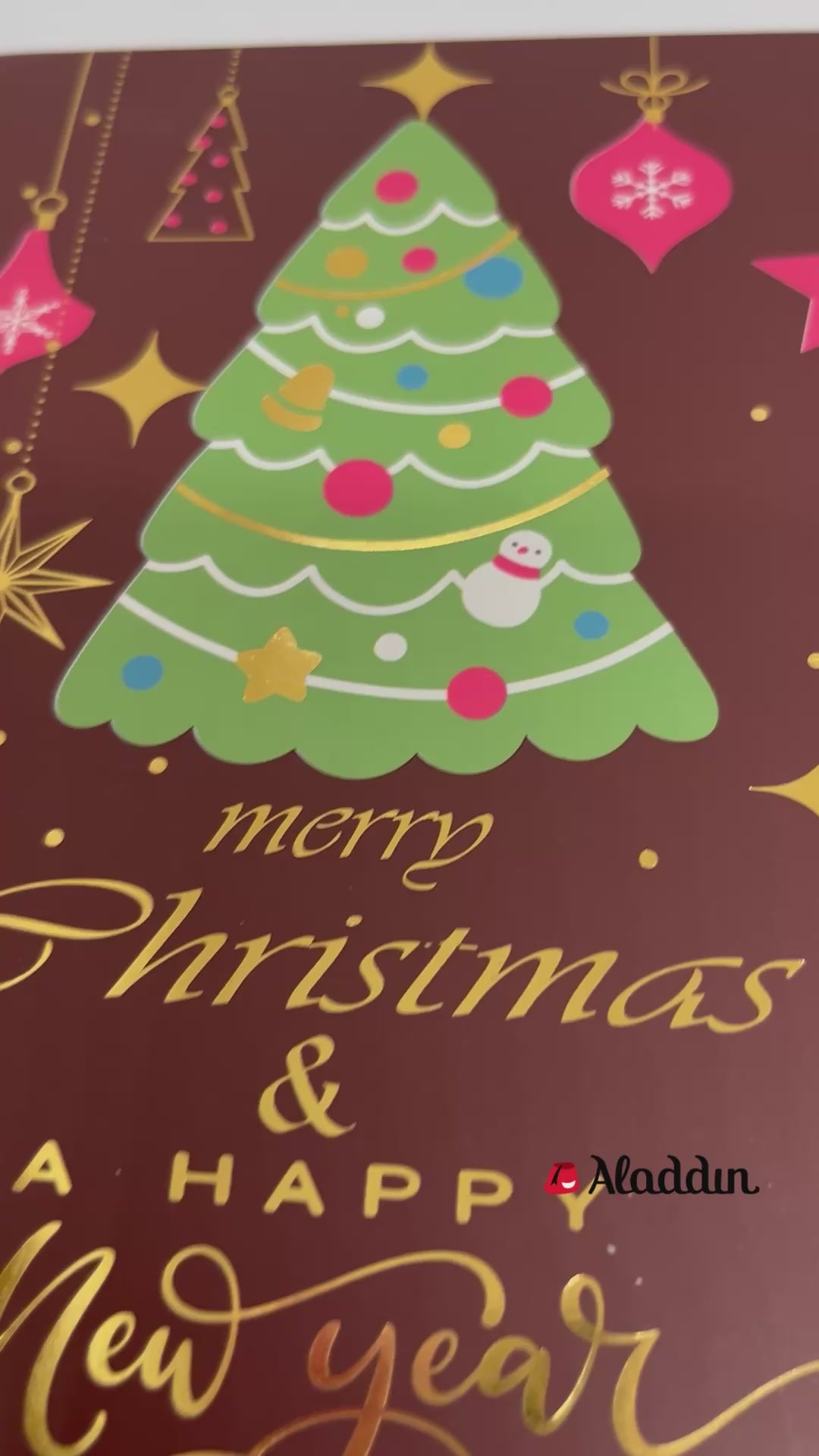 شوكولاتة إيما بالحليب وكرات الشوكولاتة البيضاء المحشوة بكريمة التوت الأزرق - علبة عيد ميلاد مجيد - 250 جرام