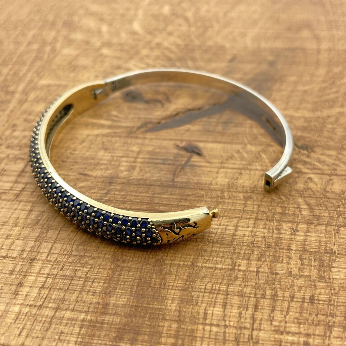 Women's Blue Sapphire Handmade Bracelet - TryAladdin