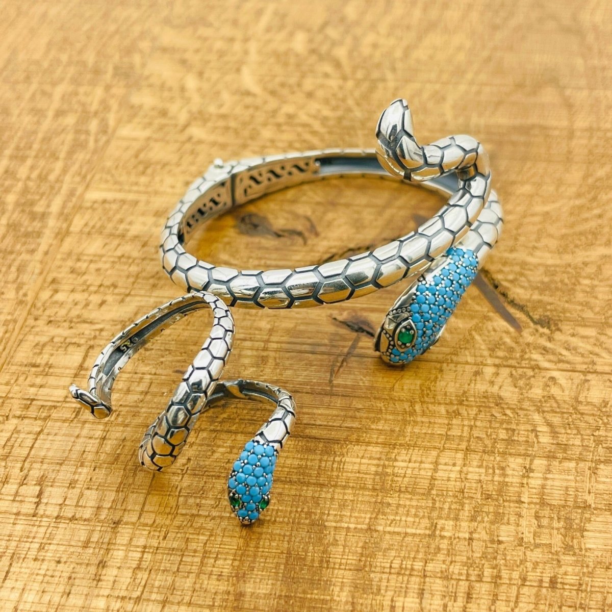 Women’s Turquoise Snake Bracelet - TryAladdin