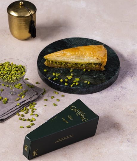 Karakoy Gulluoglu | Carrot Slice Baklava with Pistachio in Special Gift Boxes (8 pcs) - TryAladdin