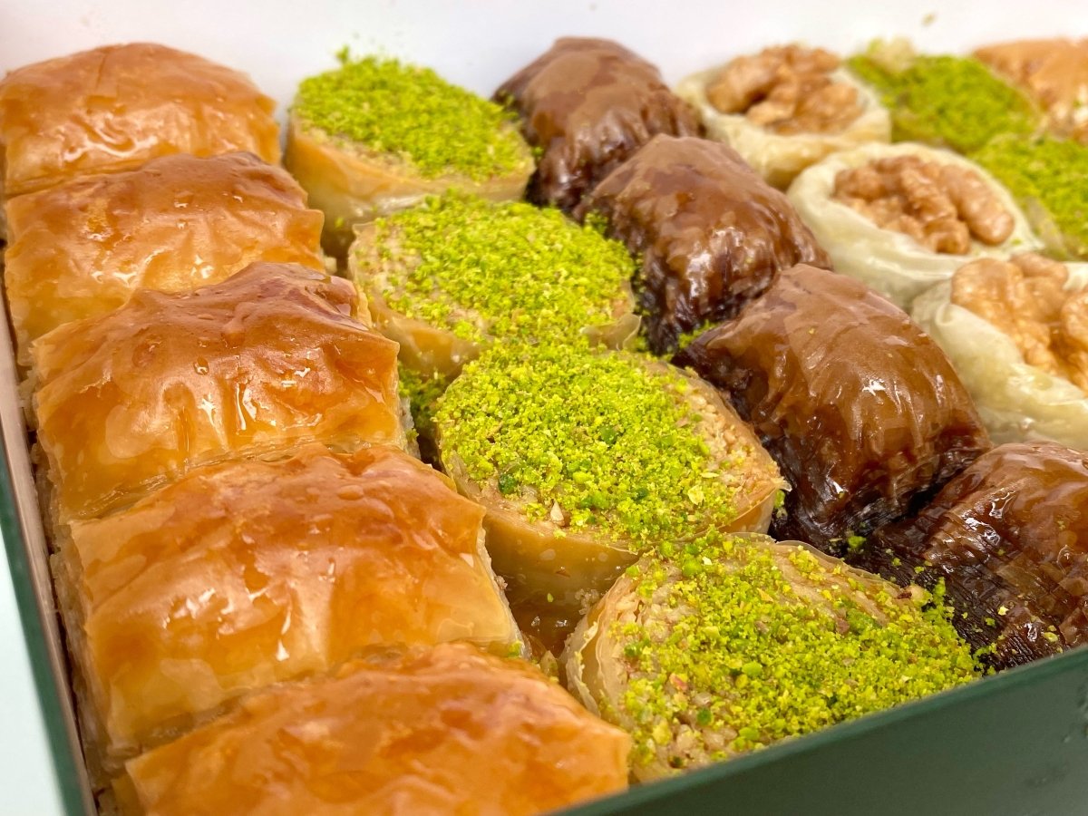 Karakoy Gulluoglu | Premium Baklava with Walnuts Gift Box - TryAladdin